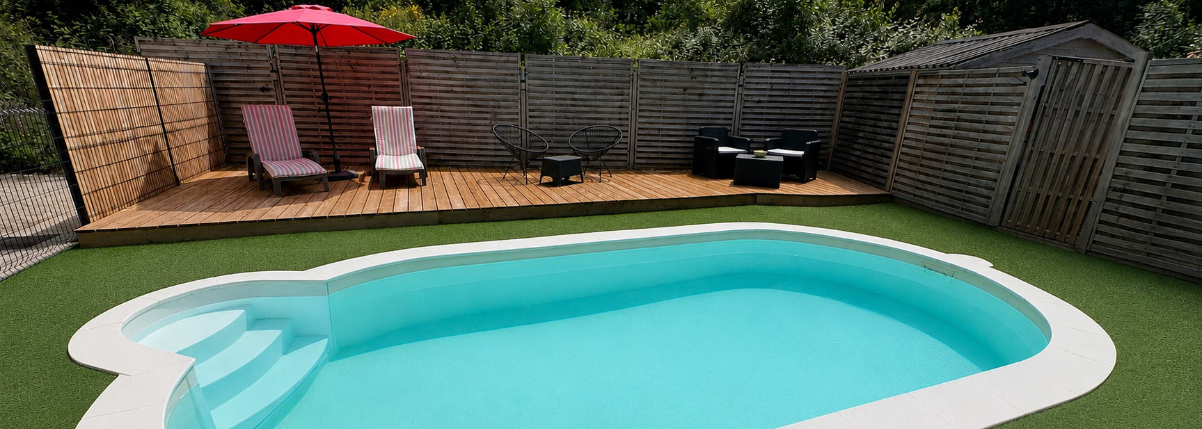 Vue générale de la piscine privée